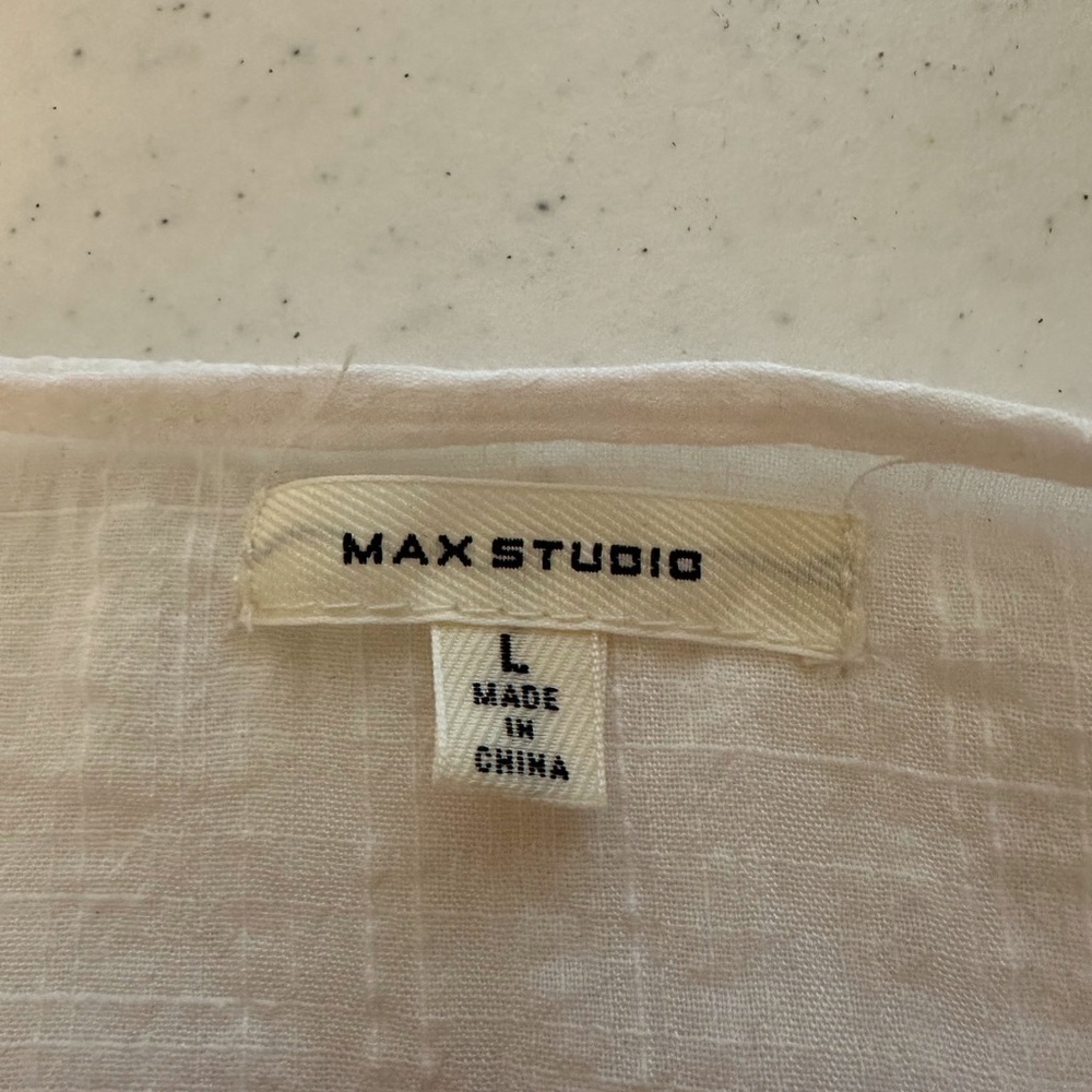 Women’s Max Studio Blouse Short sleeve, plunge, white Size Large - Picture 6 of 6